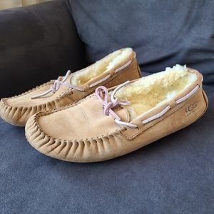 Ugg Dakota Moccasins
